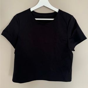 Lululemon tshirt